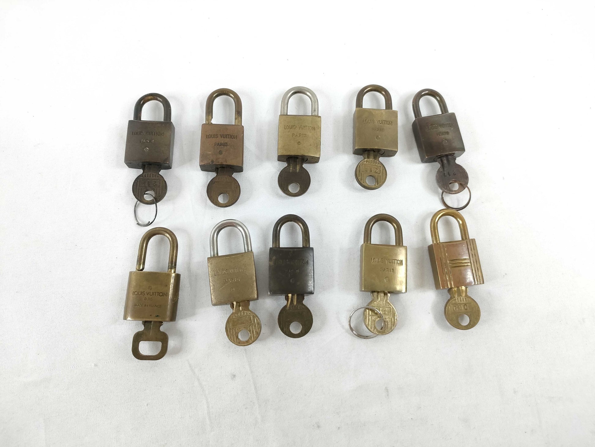 LOUIS VUITTON Cadena Key Set of 10 Other Accessories