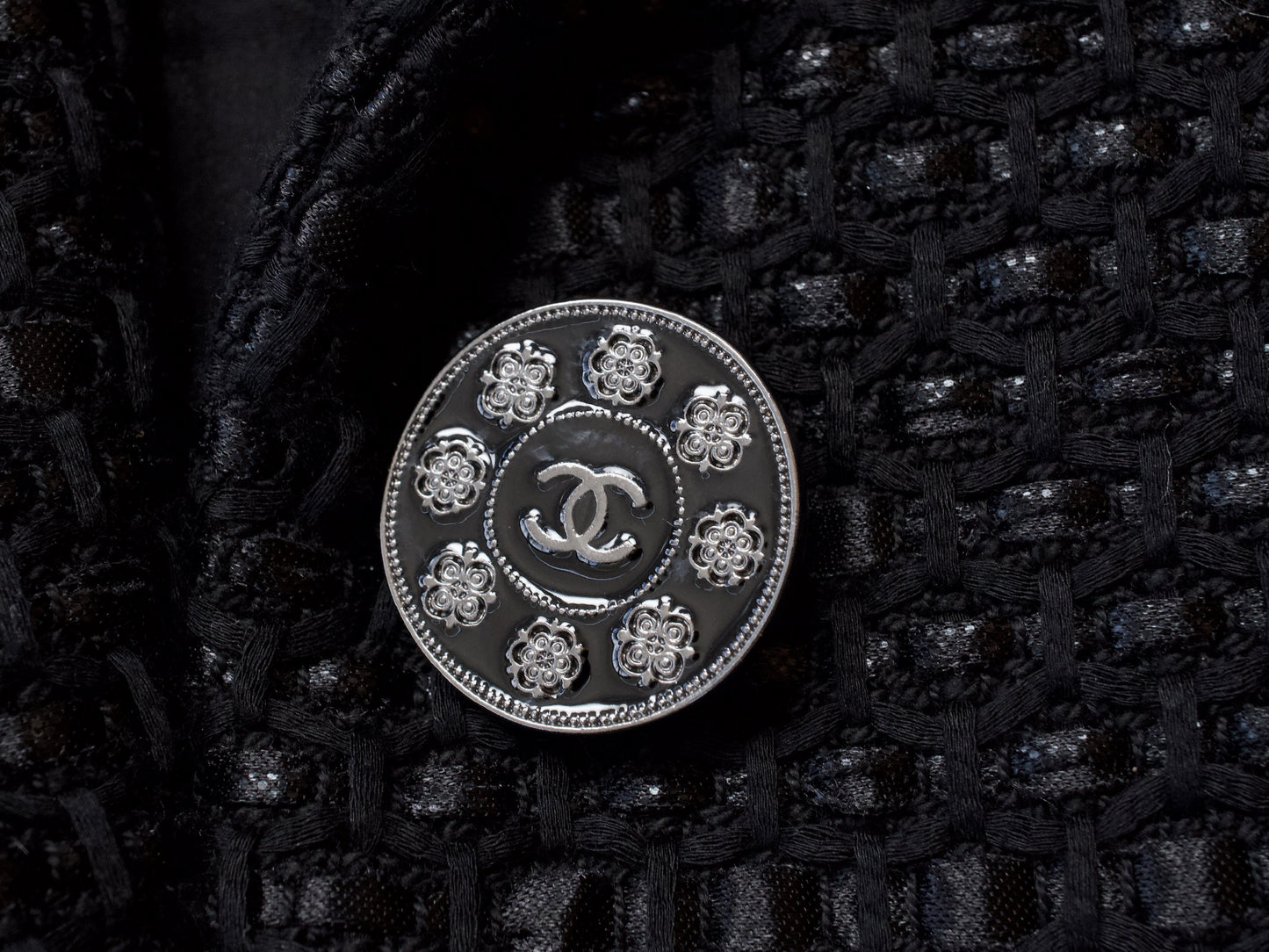 CHANEL 16C Black Tweed Jacket 42 Runway Jacket