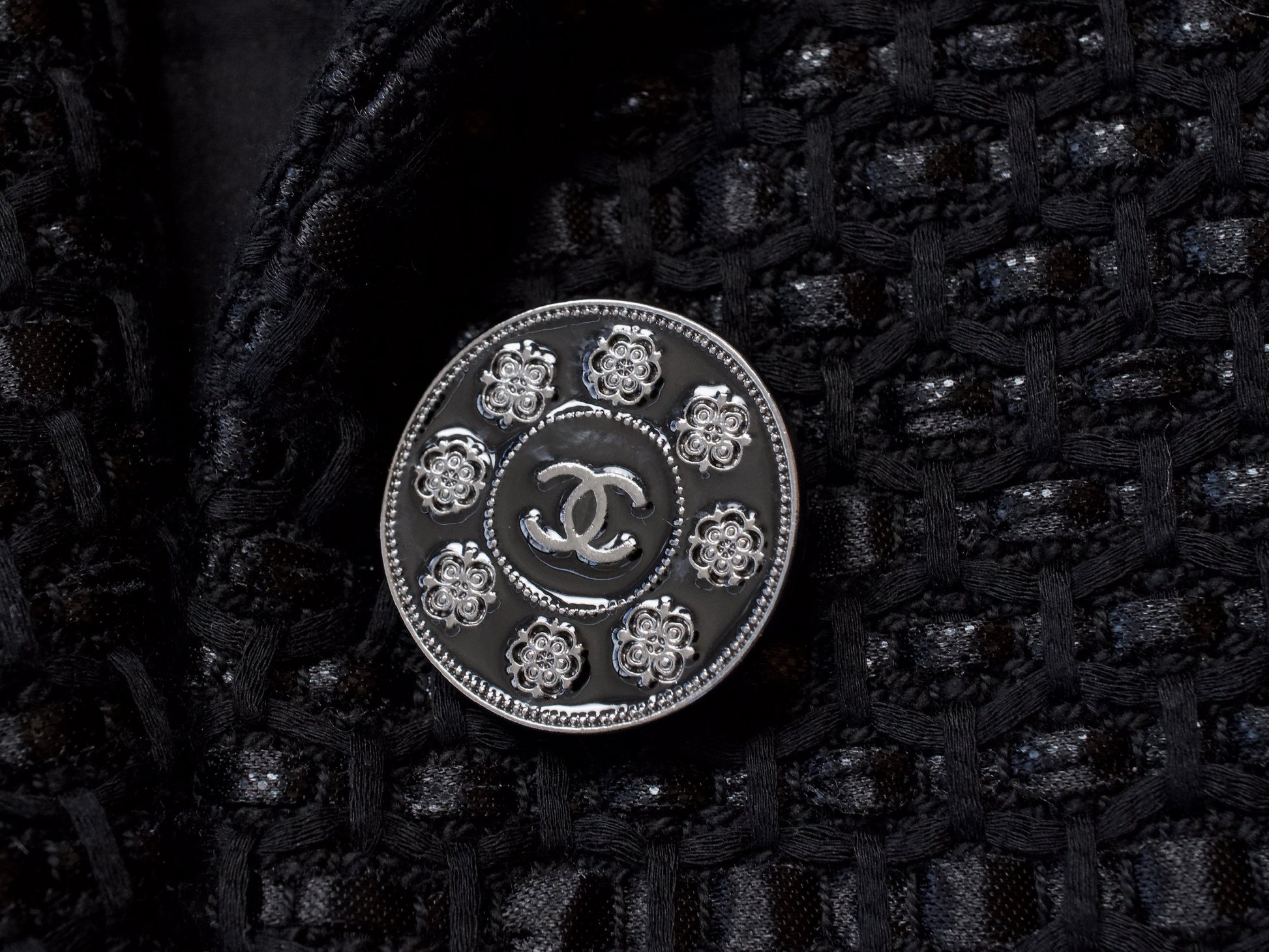 CHANEL 16C Black Tweed Jacket 42 Runway Jacket