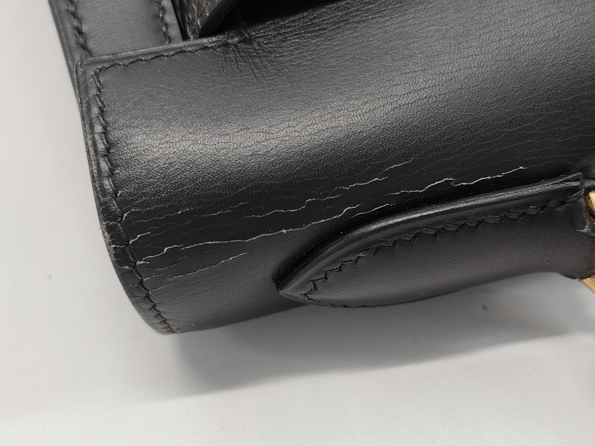 HERMES Kelly 32 Handbag, Black Calfskin, Gold Hardware, 〇U Stamp