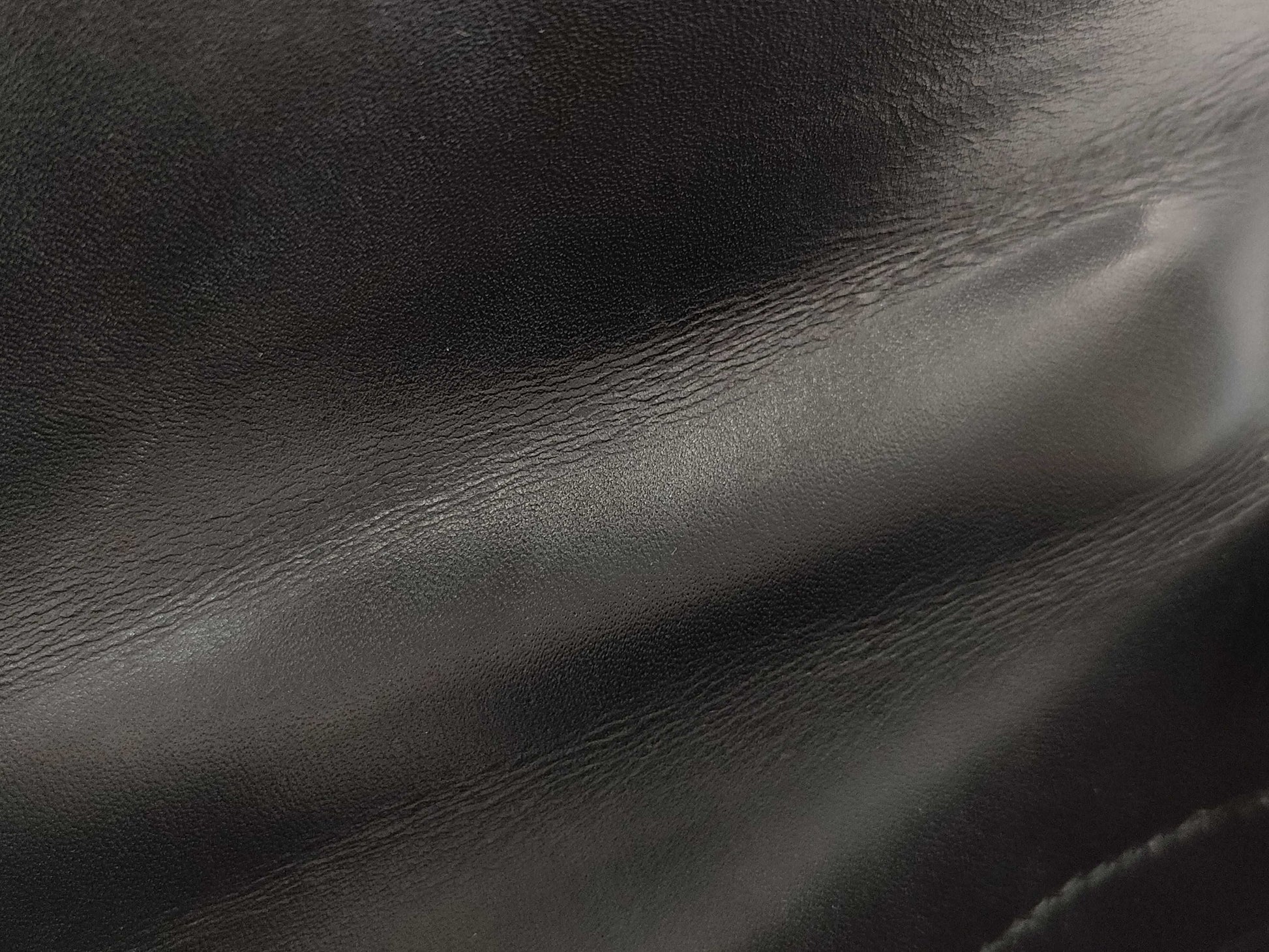 HERMES Kelly 32 Handbag, Black Calfskin, Gold Hardware, 〇U Stamp