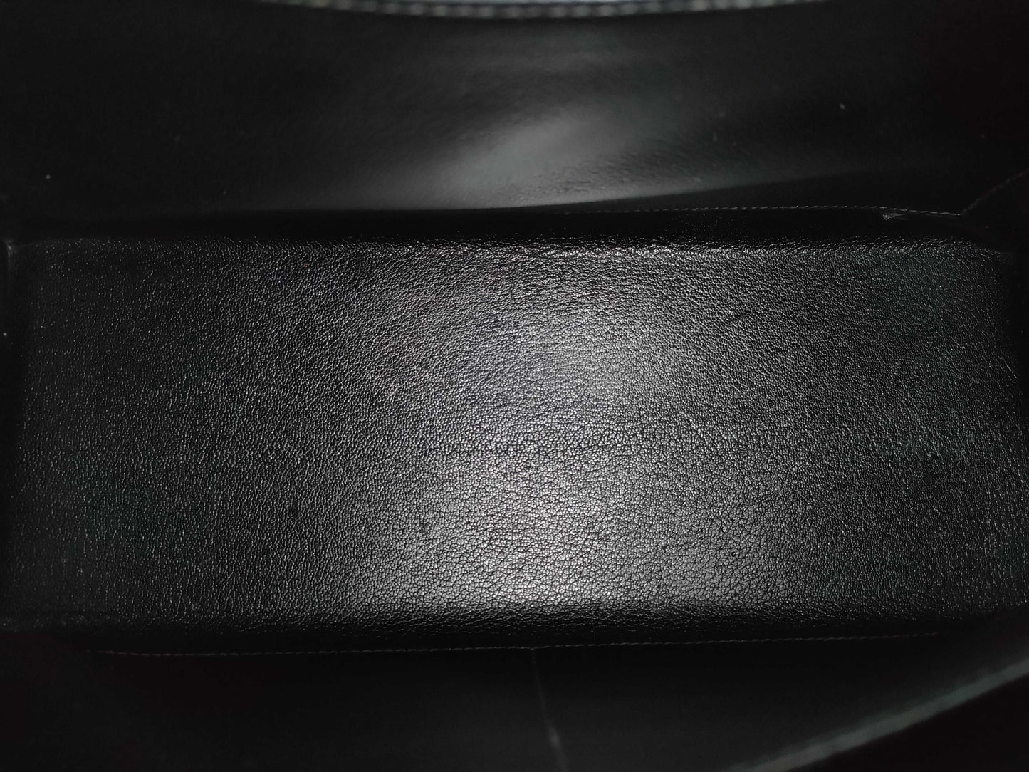 HERMES Kelly 32 Handbag, Black Calfskin, Gold Hardware, 〇U Stamp