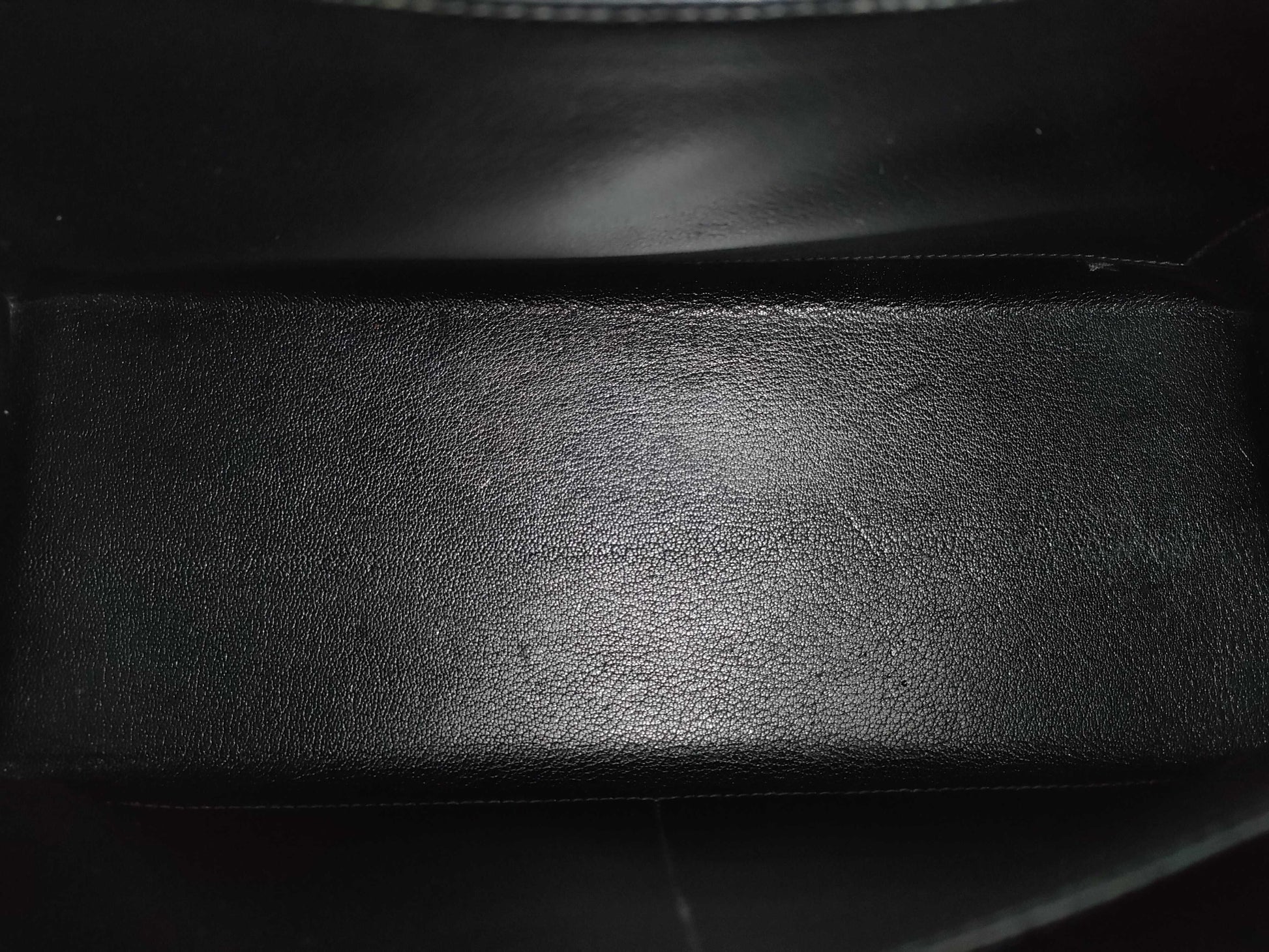 HERMES Kelly 32 Handbag, Black Calfskin, Gold Hardware, 〇U Stamp
