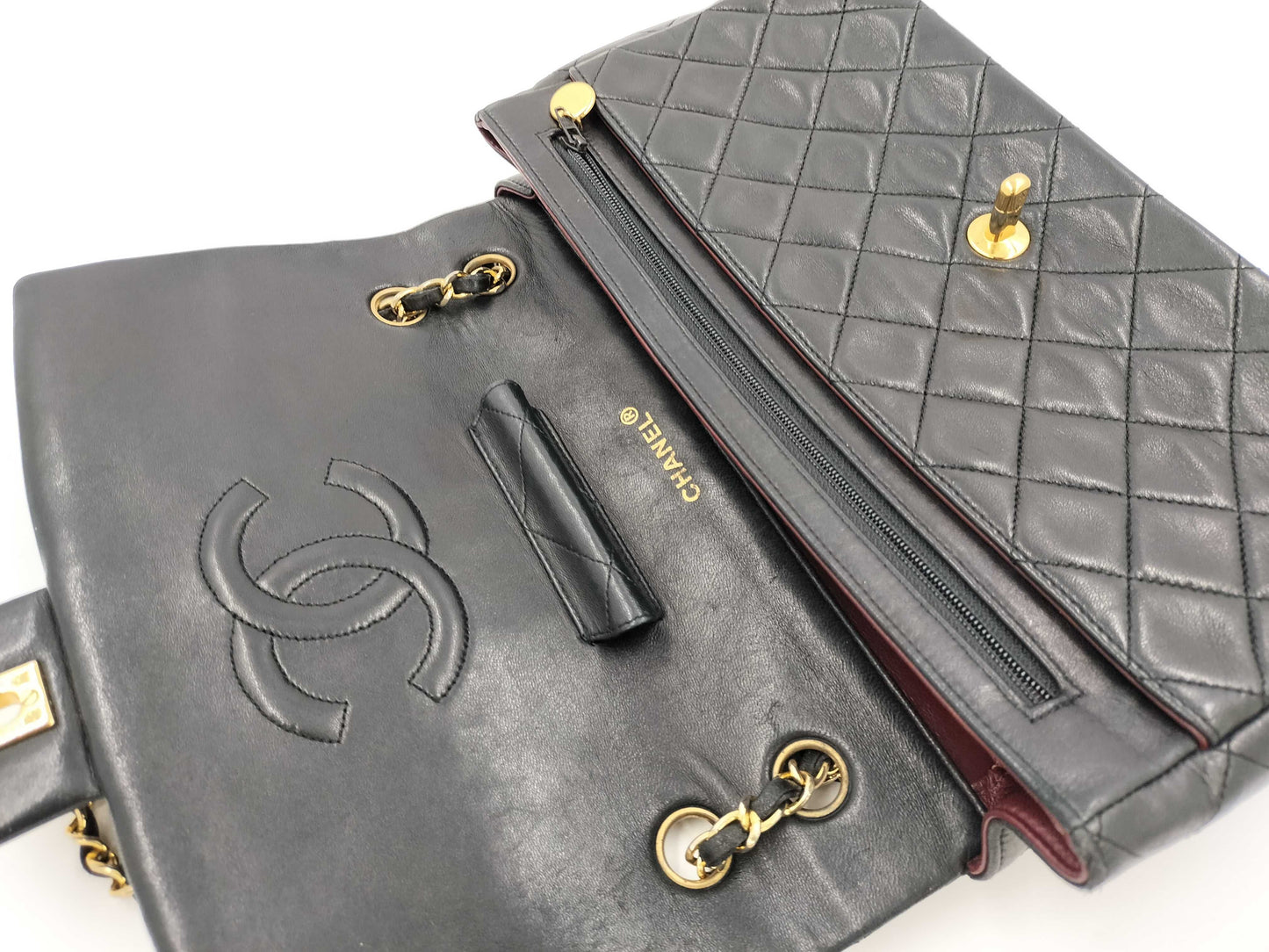 CHANEL Matelasse Turnlock Chain Shoulder Bag