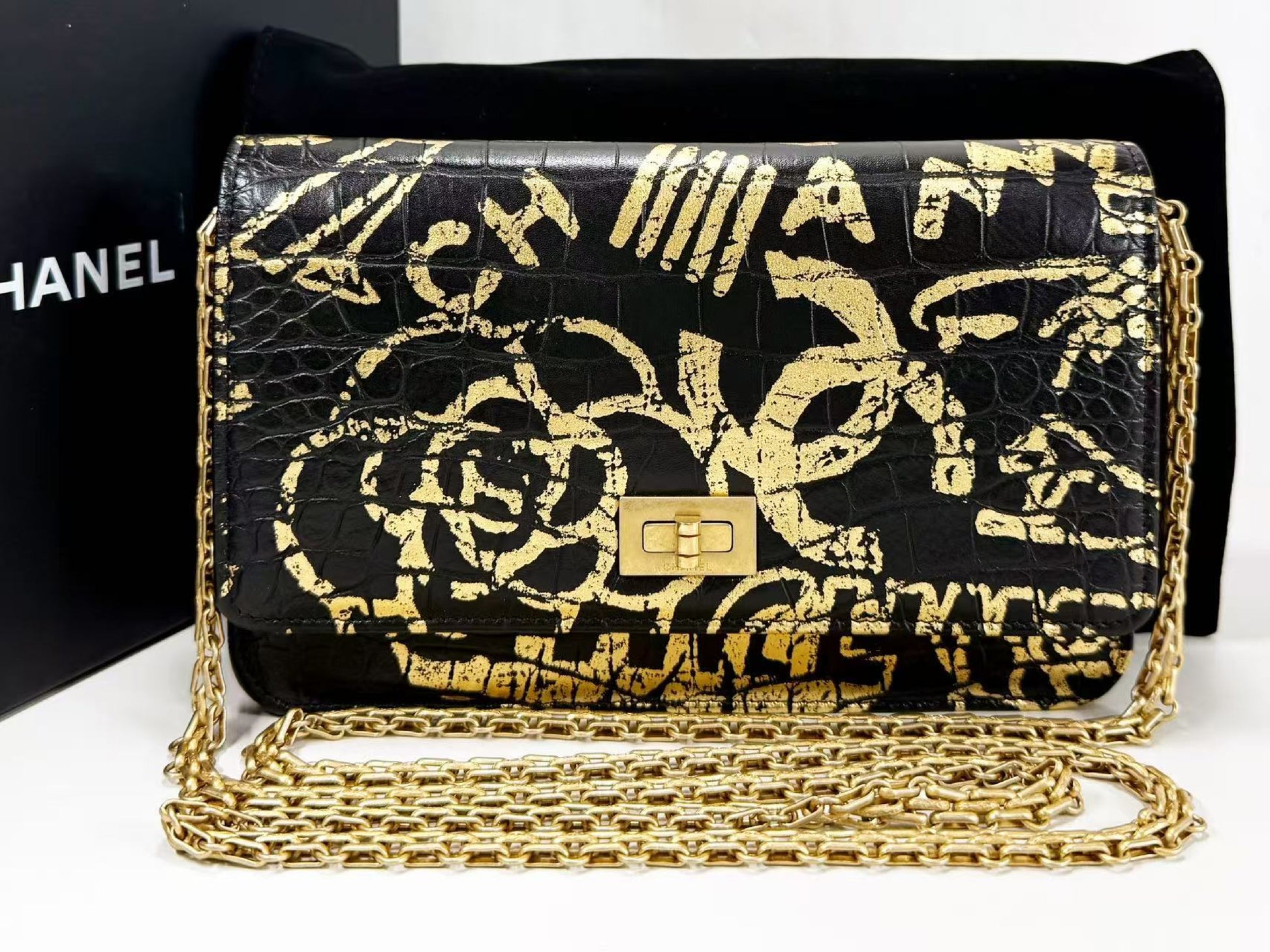 CHANEL Egypt Limited Edition Crocodile Embossed 2.55 Graffiti W19cm Approx. 28 Series [Box, Dust Bag, Sticker Included] Vintage G Hardware Chain Wallet 28086499 Shoulder Bag