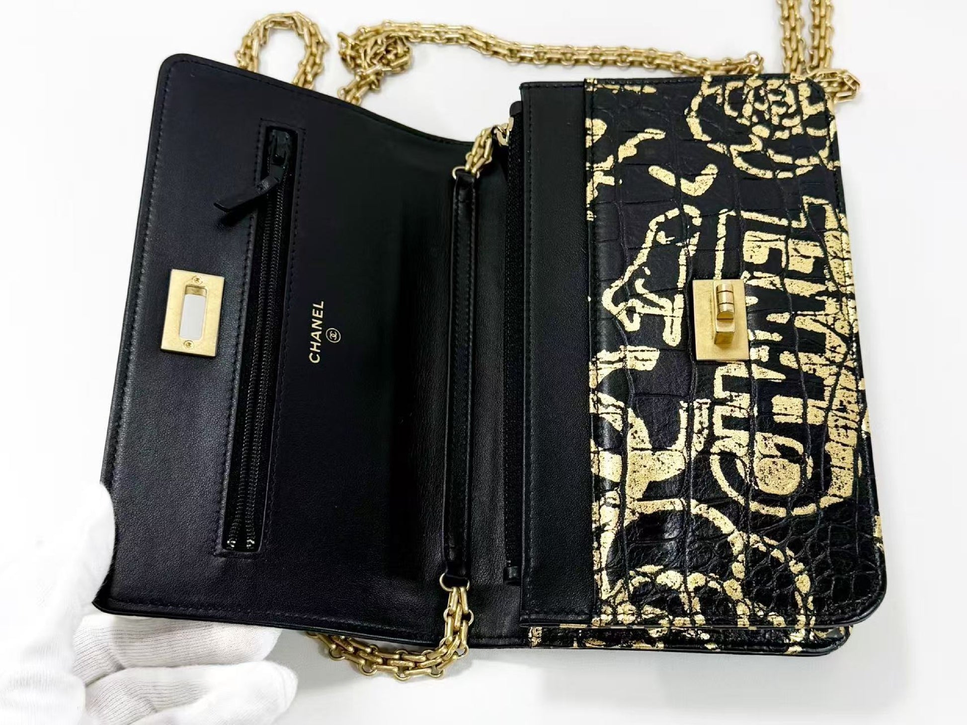 CHANEL Egypt Limited Edition Crocodile Embossed 2.55 Graffiti W19cm Approx. 28 Series [Box, Dust Bag, Sticker Included] Vintage G Hardware Chain Wallet 28086499 Shoulder Bag