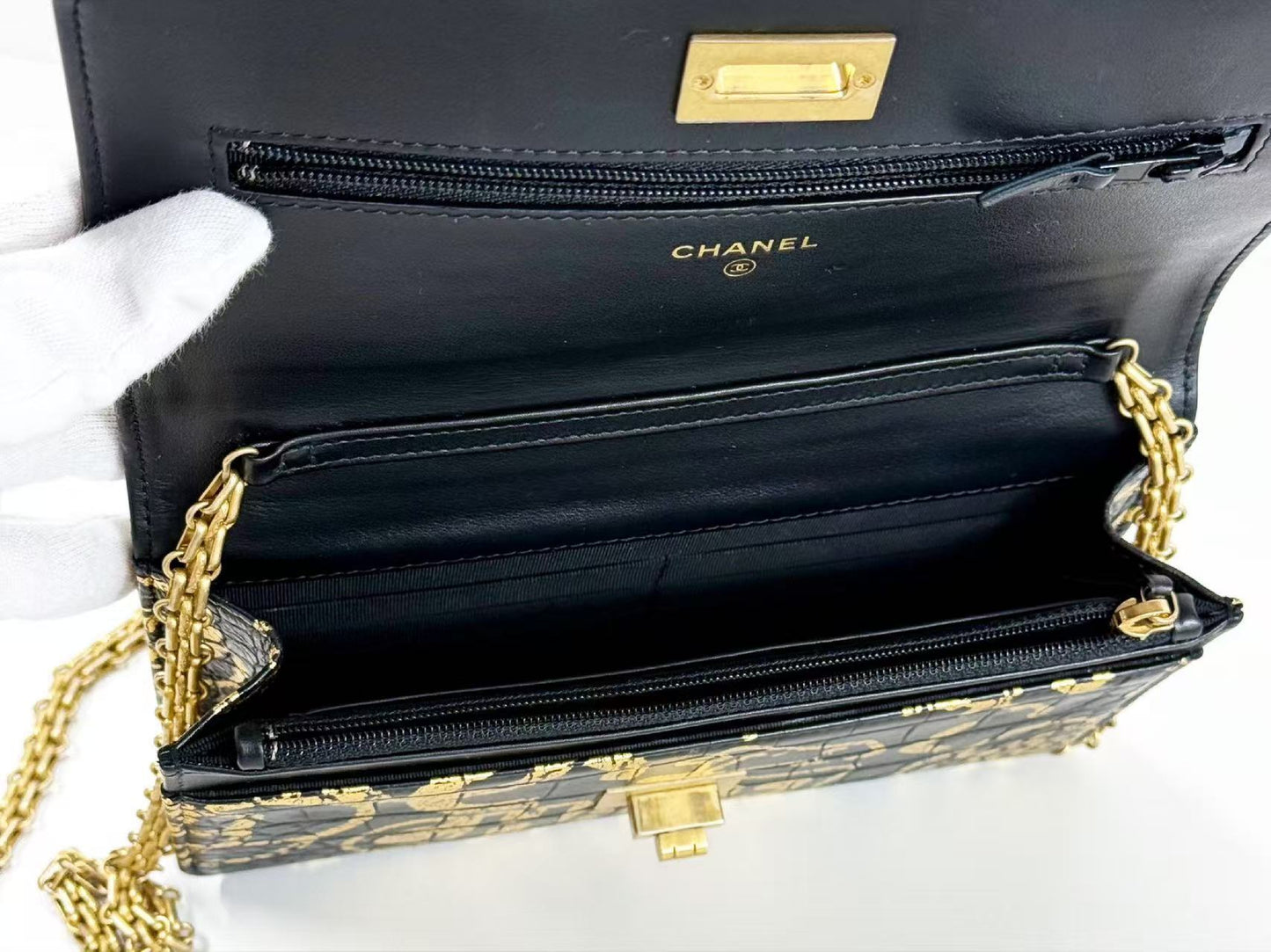 CHANEL Egypt Limited Edition Crocodile Embossed 2.55 Graffiti W19cm Approx. 28 Series [Box, Dust Bag, Sticker Included] Vintage G Hardware Chain Wallet 28086499 Shoulder Bag