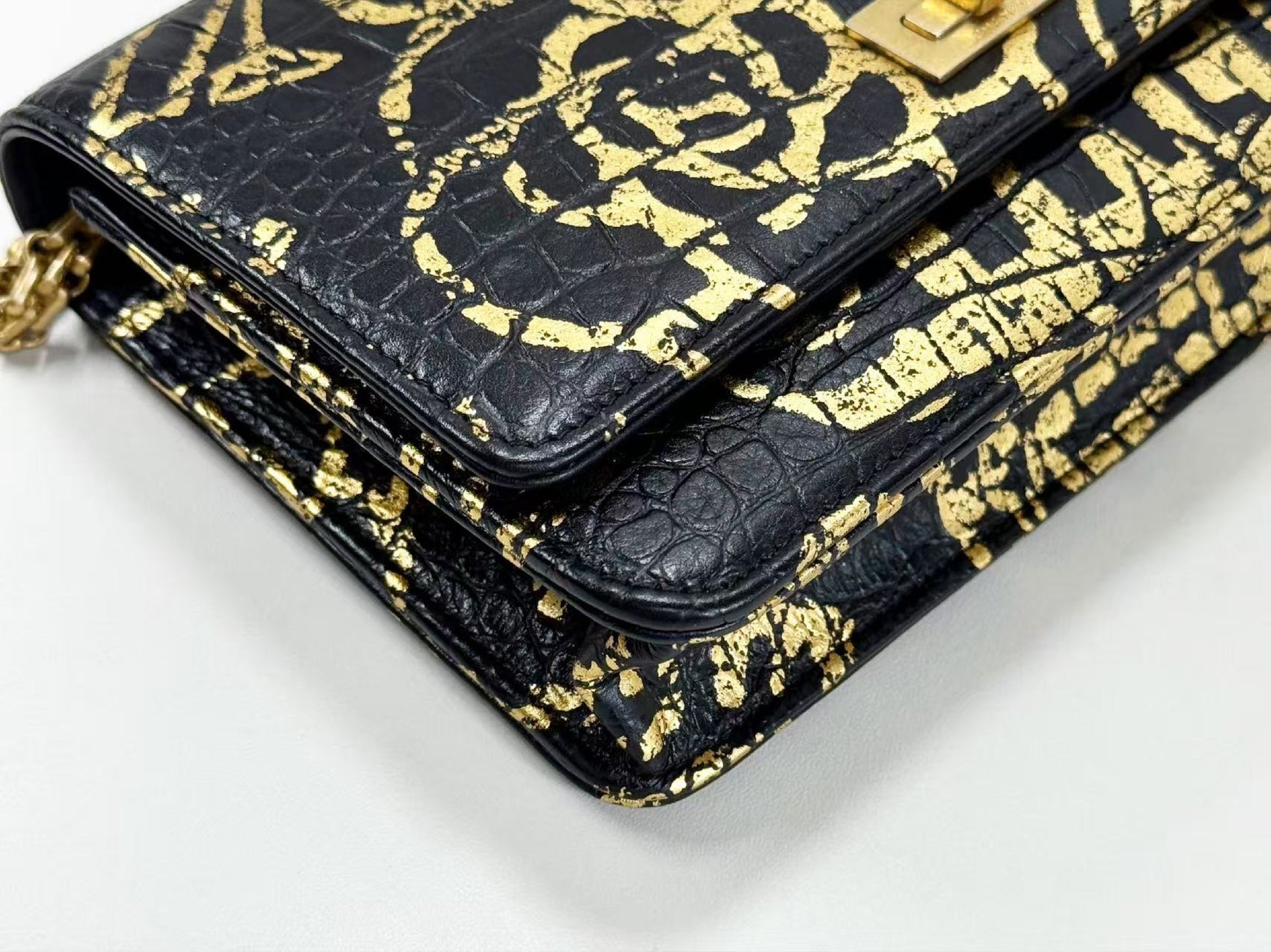 CHANEL Egypt Limited Edition Crocodile Embossed 2.55 Graffiti W19cm Approx. 28 Series [Box, Dust Bag, Sticker Included] Vintage G Hardware Chain Wallet 28086499 Shoulder Bag