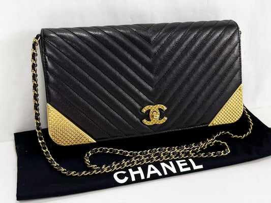 CHANEL Black Chevron Tanlock Luxury Shoulder Bag, W23cm , Vintage G Hardware, Dust Bag and Sticker Included, 26039150