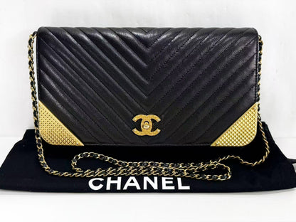 CHANEL Black Chevron Tanlock Luxury Shoulder Bag, W23cm , Vintage G Hardware, Dust Bag and Sticker Included, 26039150