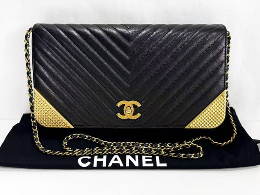 CHANEL Black Chevron Tanlock Luxury Shoulder Bag, W23cm , Vintage G Hardware, Dust Bag and Sticker Included, 26039150