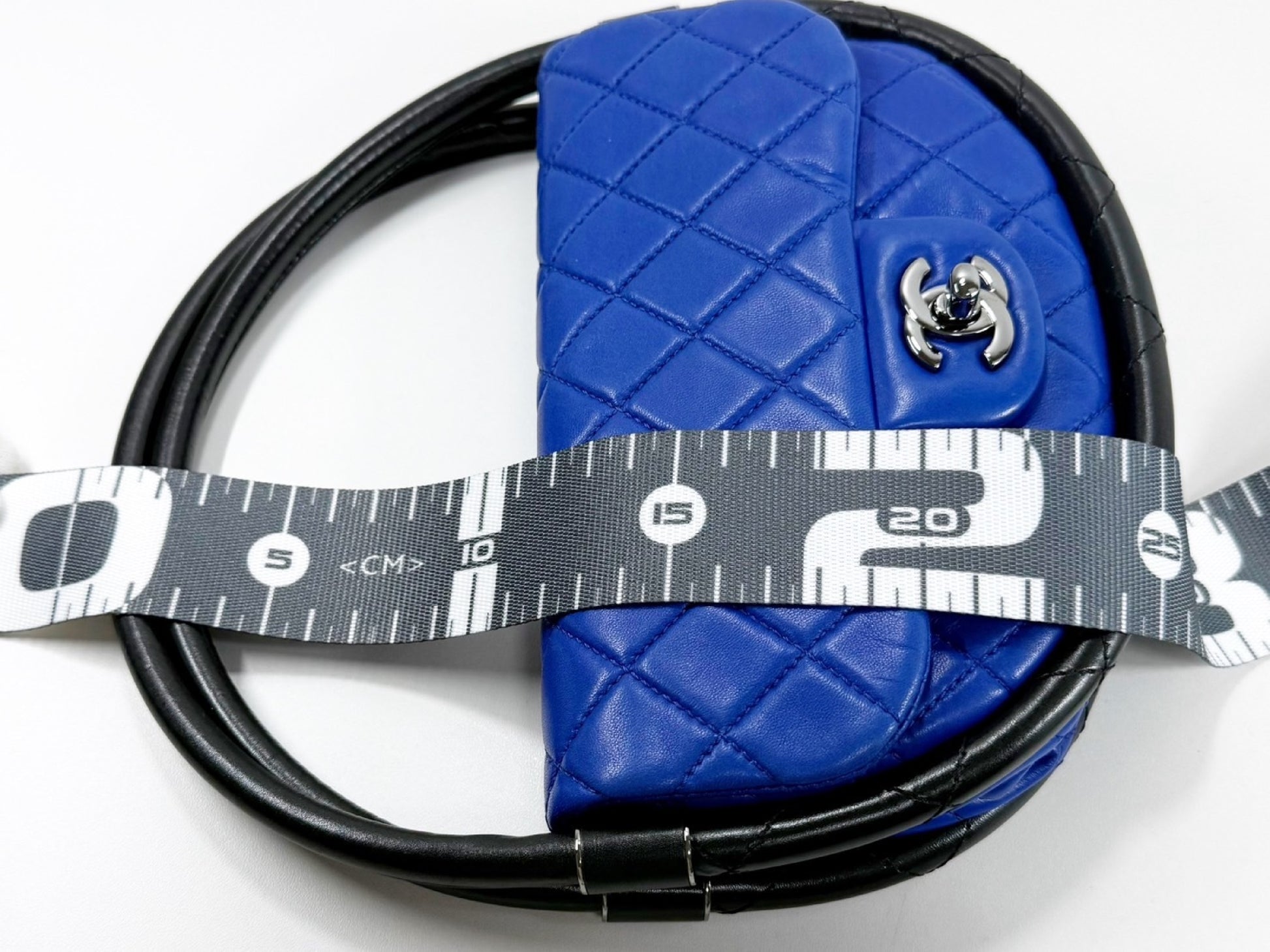 CHANEL Hula Hoop Matelasse Bicolor, W23cm, Approx. 18 Series [Dust bag and sticker included], Black S Hardware, Handbag 18085736