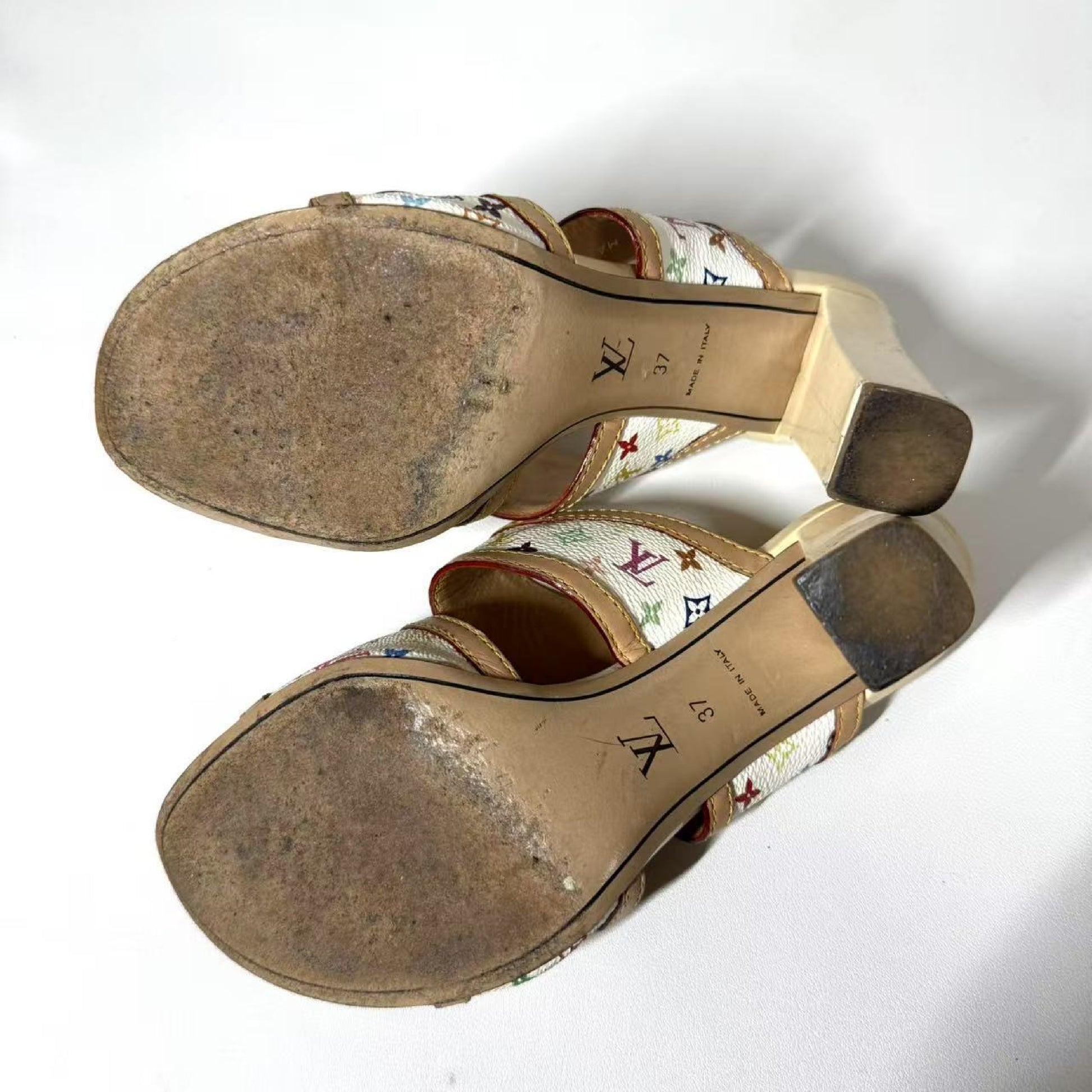 LOUIS VUITTON LOUIS VUITTON shoes size 37 sandals
