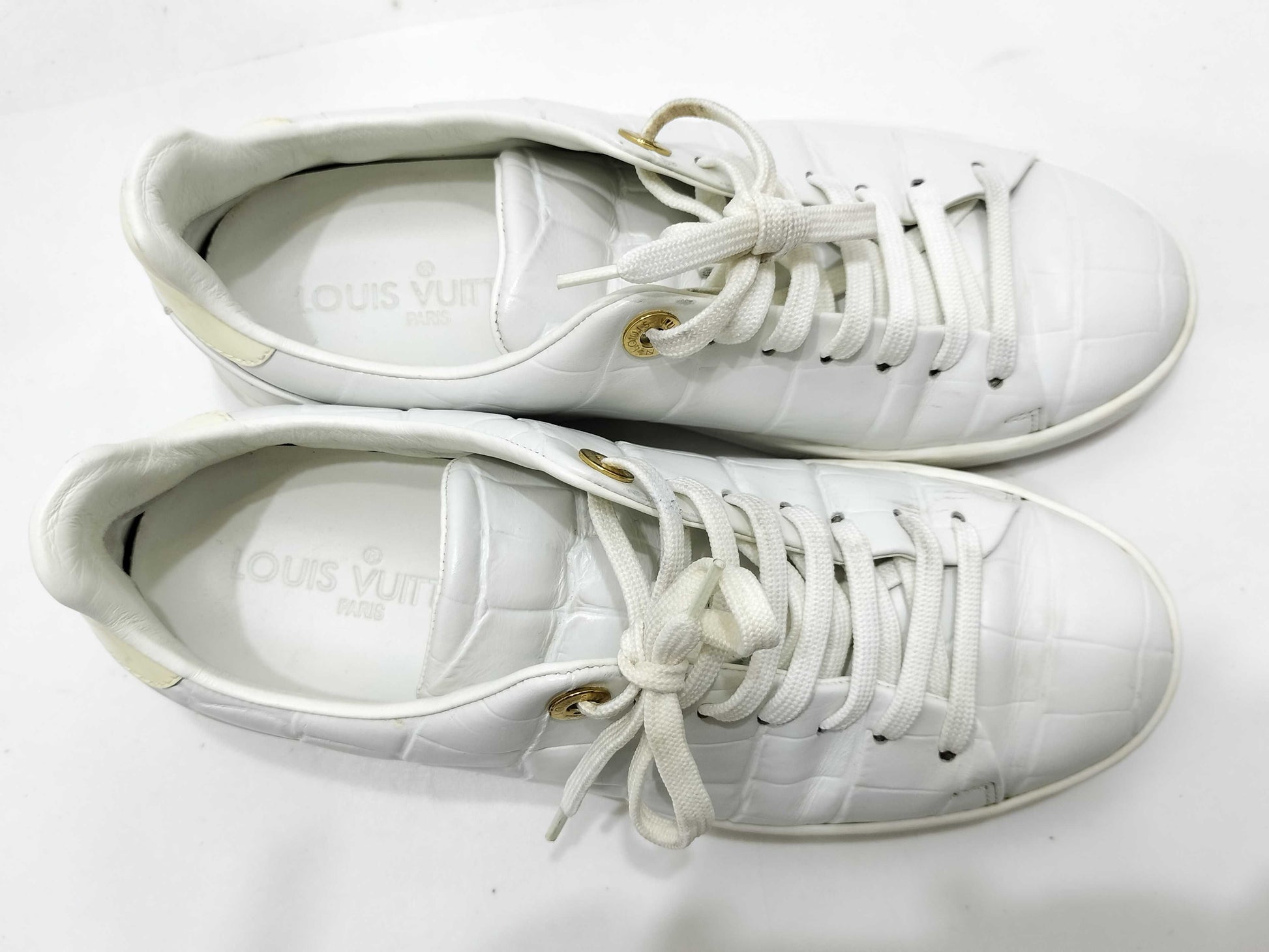 LOUIS VUITTON LOUIS VUITTON Louis Vuitton Crocodile Embossed Leather Sneakers Size 35 1/2 Sneakers