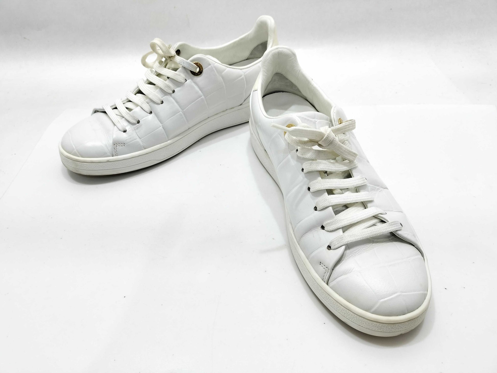 LOUIS VUITTON LOUIS VUITTON Louis Vuitton Crocodile Embossed Leather Sneakers Size 35 1/2 Sneakers