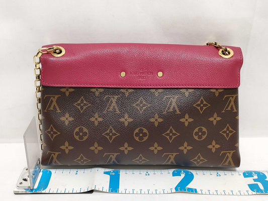 LOUIS VUITTON Monogram LOUIS VUITTON M41201 Shoulder Bag