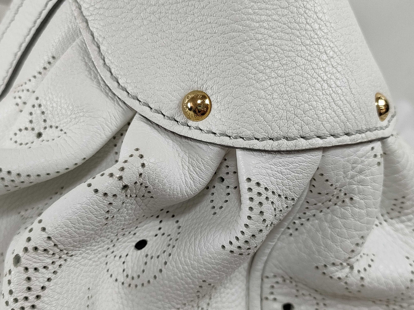 LOUIS VUITTON RFID Unverifiable Serial Unverifiable Mahina LOUIS VUITTON Louis Vuitton Mahina Solar PM Handbag