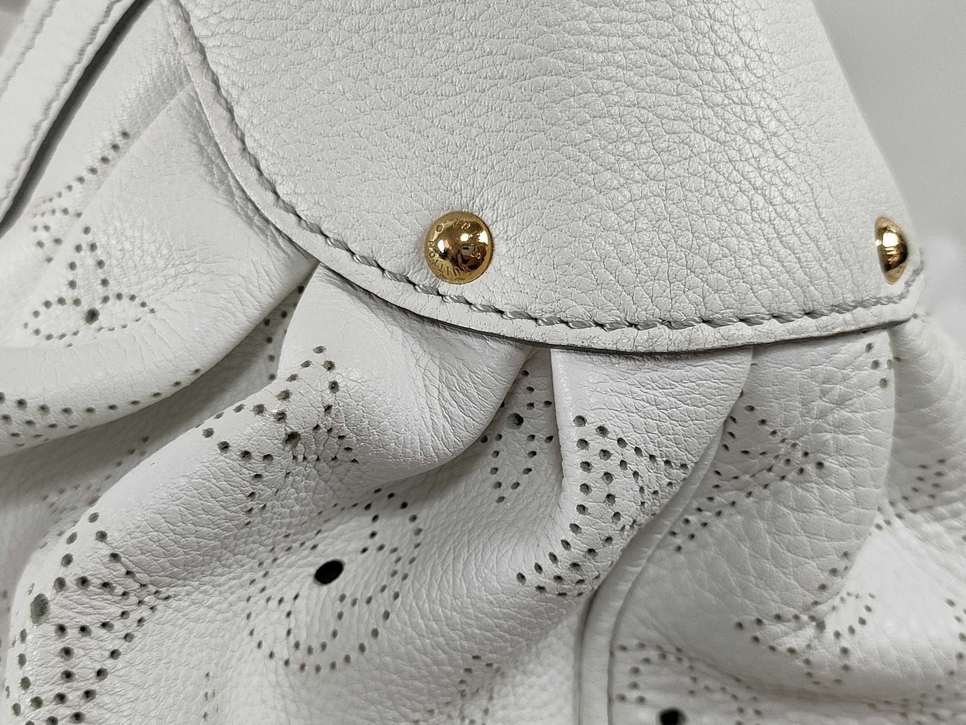 LOUIS VUITTON RFID Unverifiable Serial Unverifiable Mahina LOUIS VUITTON Louis Vuitton Mahina Solar PM Handbag