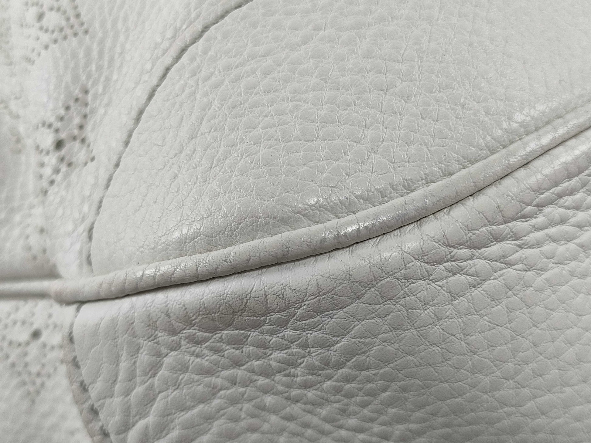 LOUIS VUITTON RFID Unverifiable Serial Unverifiable Mahina LOUIS VUITTON Louis Vuitton Mahina Solar PM Handbag