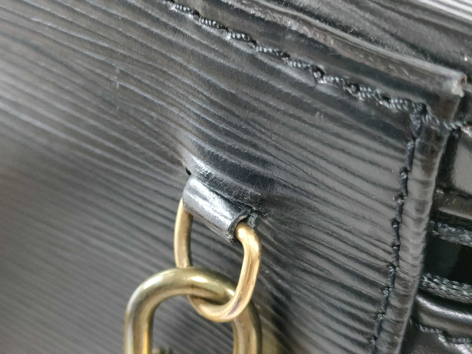 LOUIS VUITTON RFID Unverifiable Serial Unverifiable Epi LOUIS VUITTON M48032 Vanity Bag