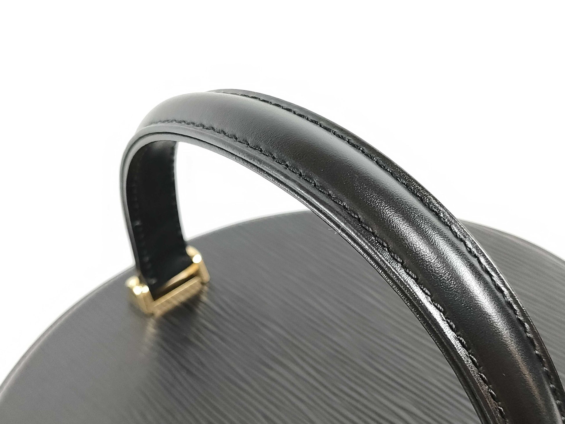 LOUIS VUITTON RFID Unverifiable Serial Unverifiable Epi LOUIS VUITTON M48032 Vanity Bag