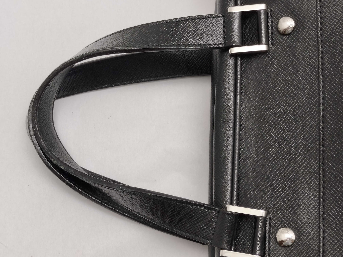 LOUIS VUITTON Taiga LOUIS VUITTON M31172 Business Bag