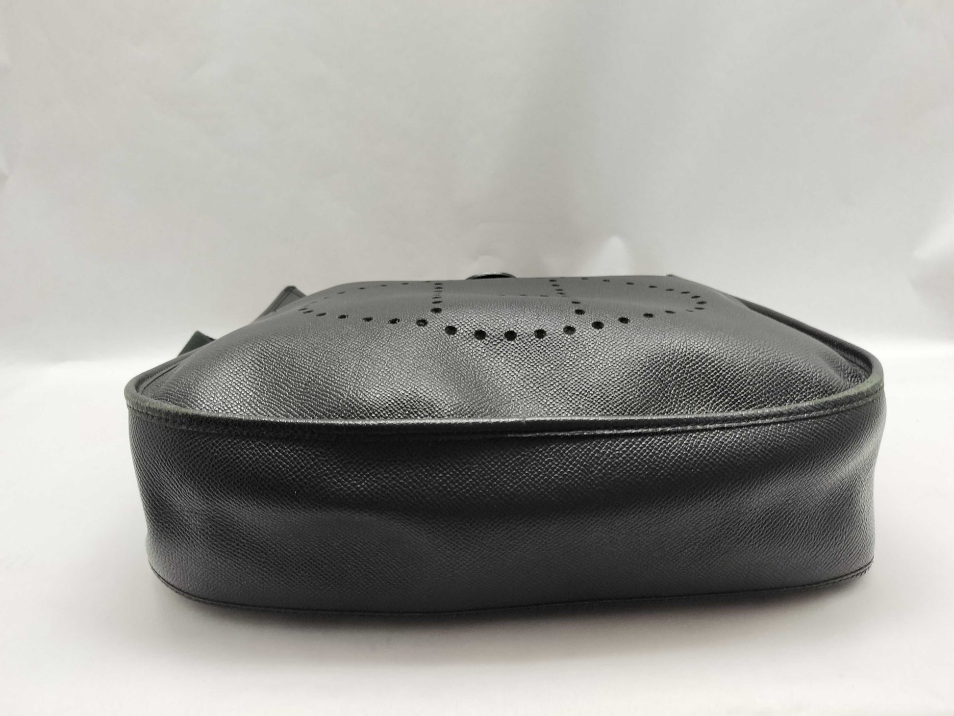 Evelyn style shoulder bag