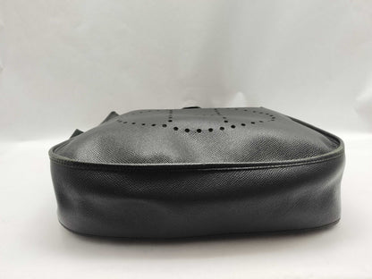 Evelyn style shoulder bag