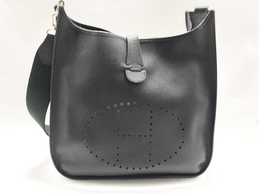 Evelyn style shoulder bag