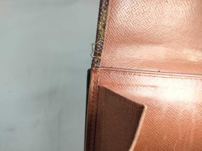 LOUIS VUITTON [Serial Number] Unidentified Monogram Louis Vuitton Monogram Monnaiebier Wallet