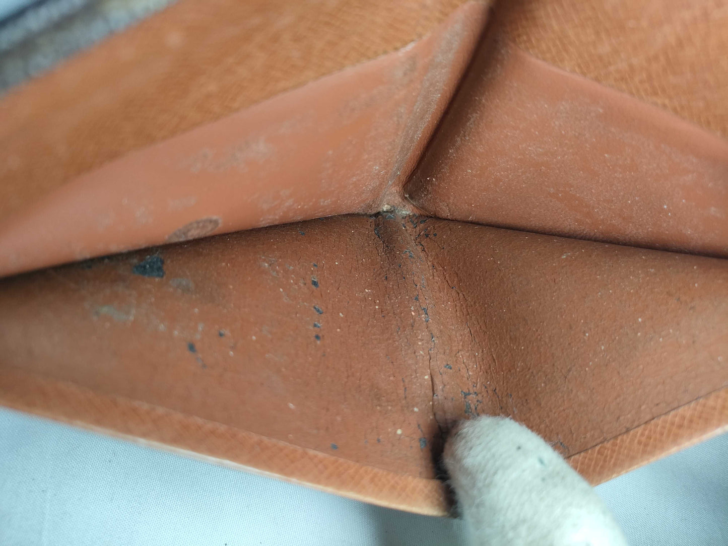 LOUIS VUITTON [Serial Number] Unidentified Monogram Louis Vuitton Monogram Monnaiebier Wallet