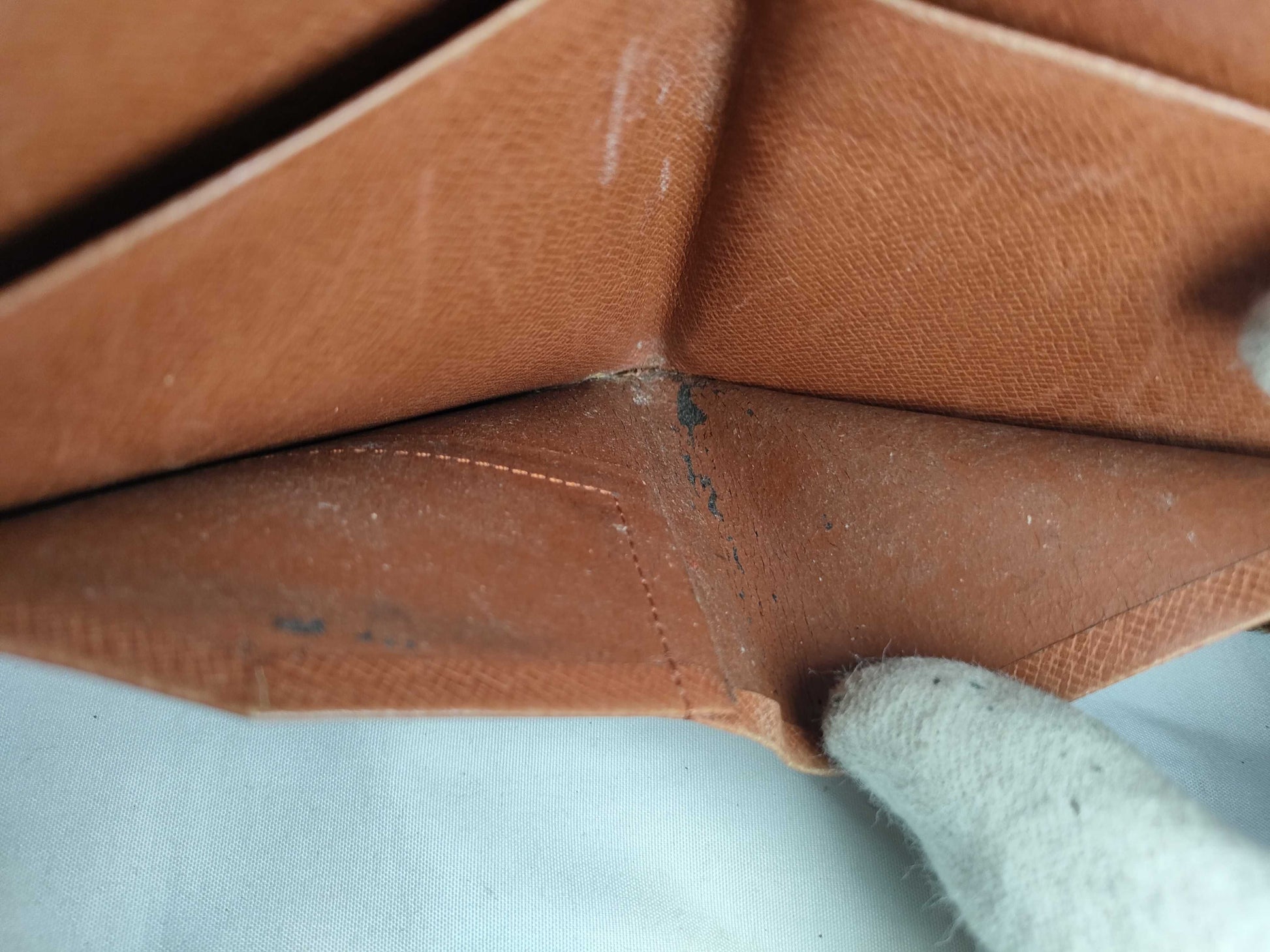 LOUIS VUITTON [Serial Number] Unidentified Monogram Louis Vuitton Monogram Monnaiebier Wallet