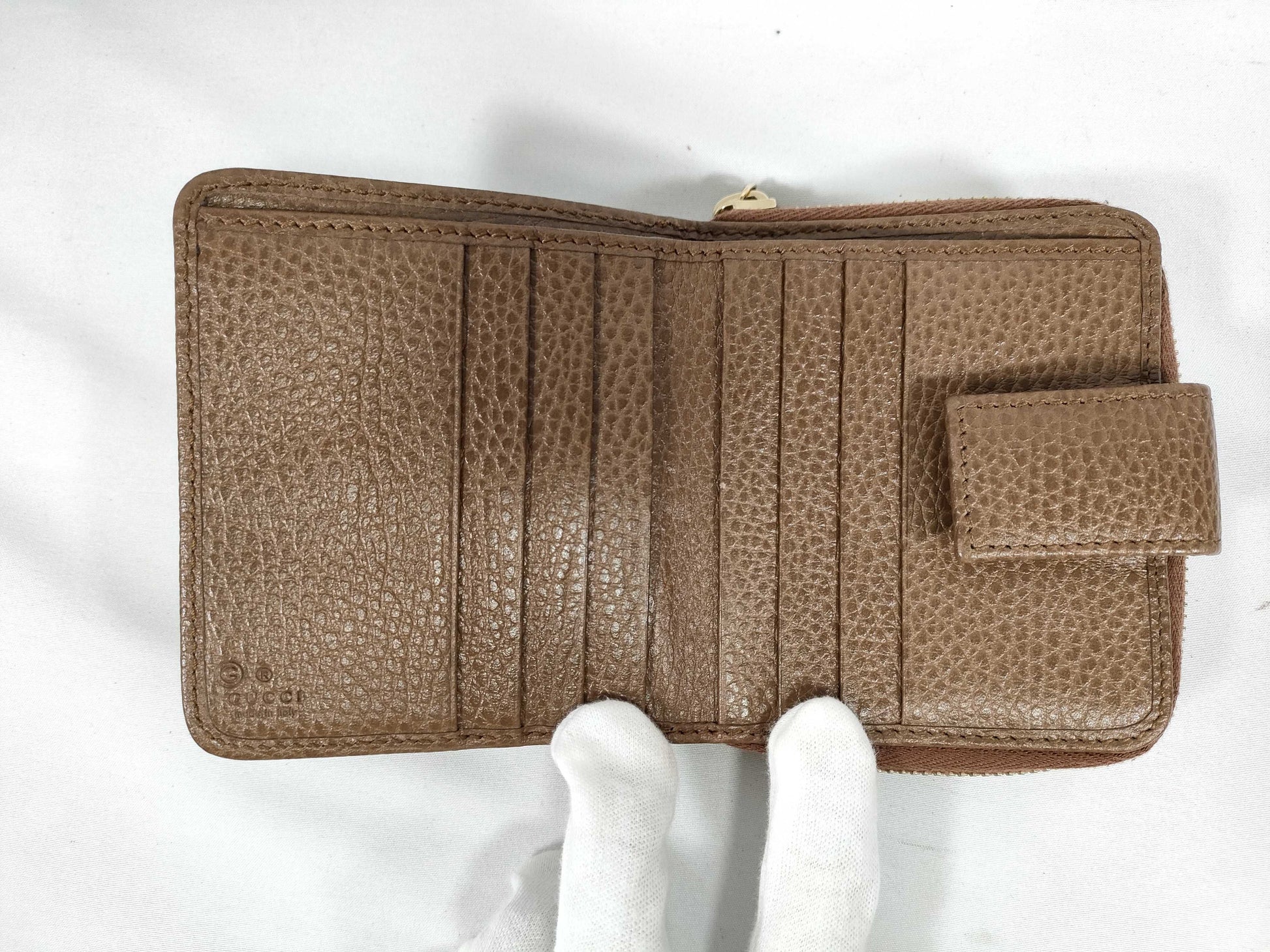 GUCCI GG Canvas Wallet Gucci GG Canvas Wallet