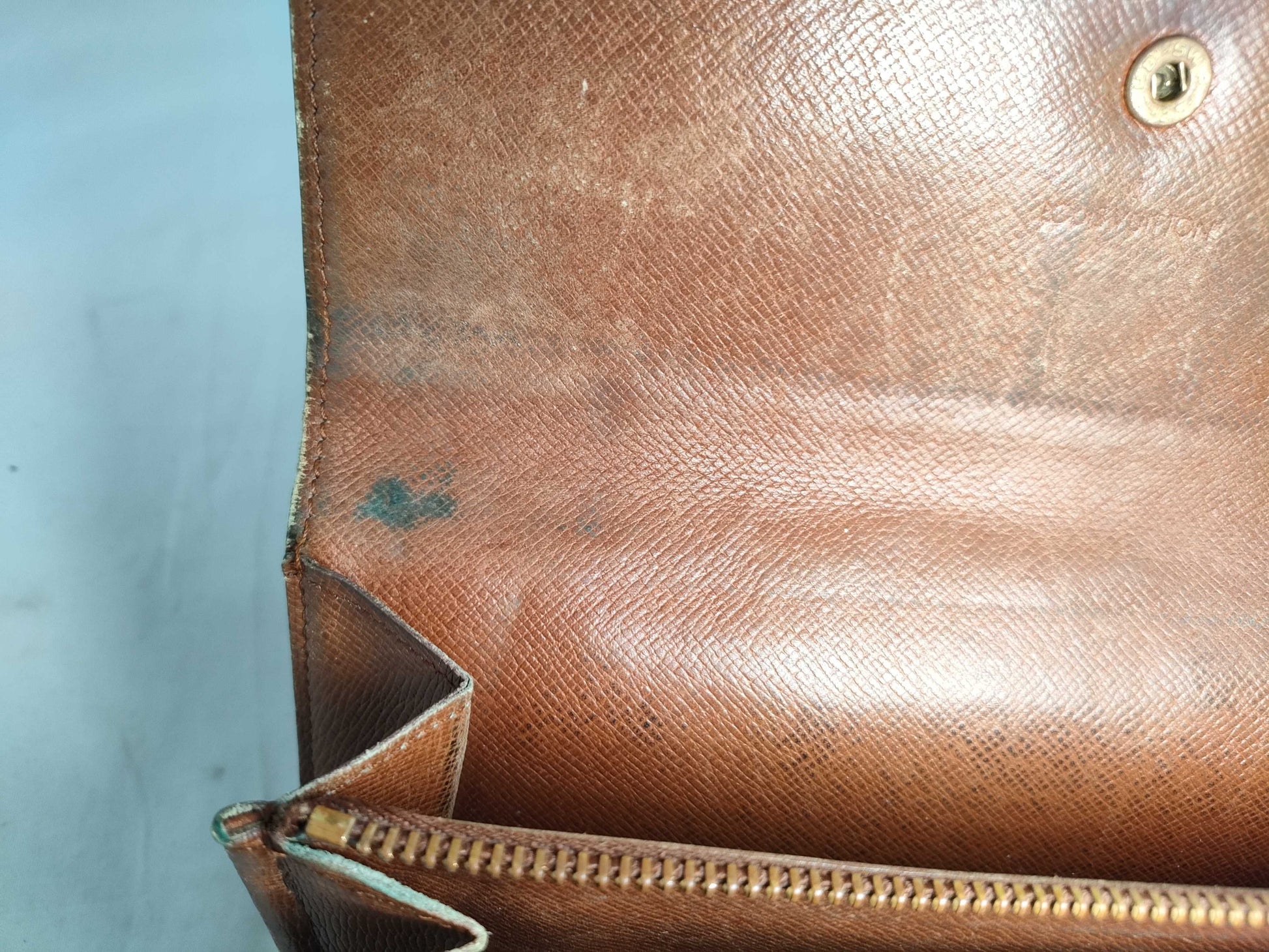 LOUIS VUITTON Monogram Long Wallet with Zipper
