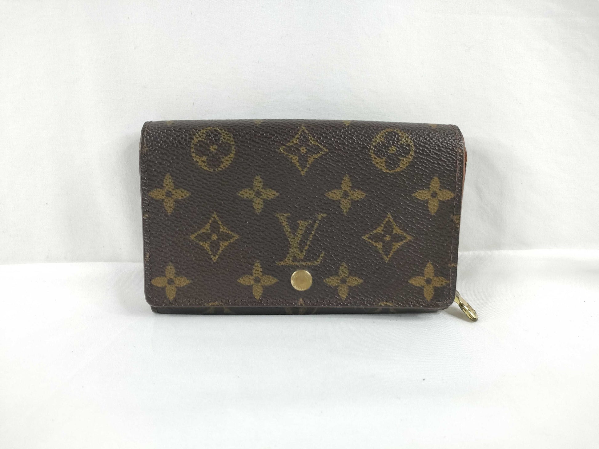 LOUIS VUITTON Monogram Bifold Wallet