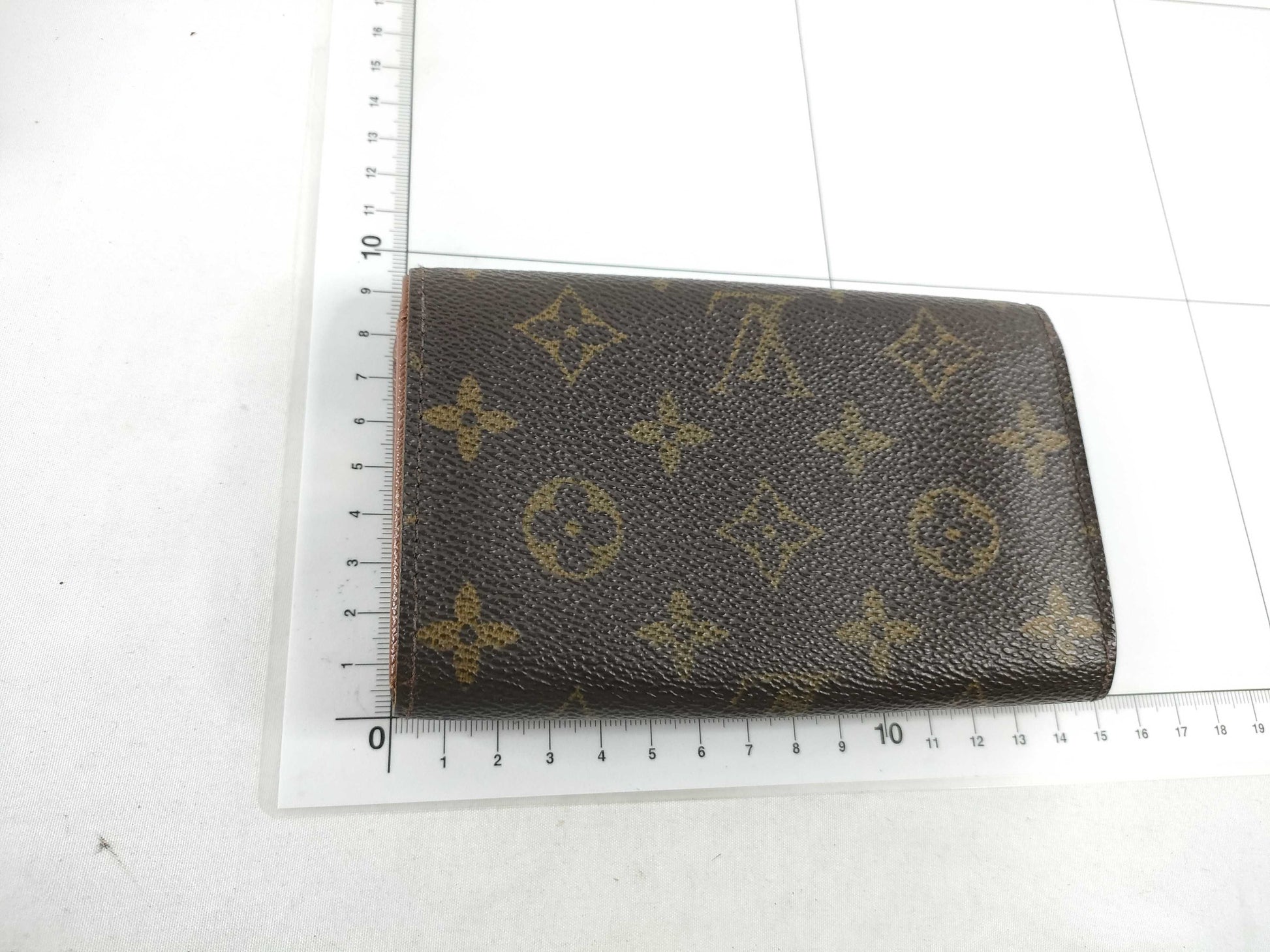 LOUIS VUITTON Monogram Bifold Wallet