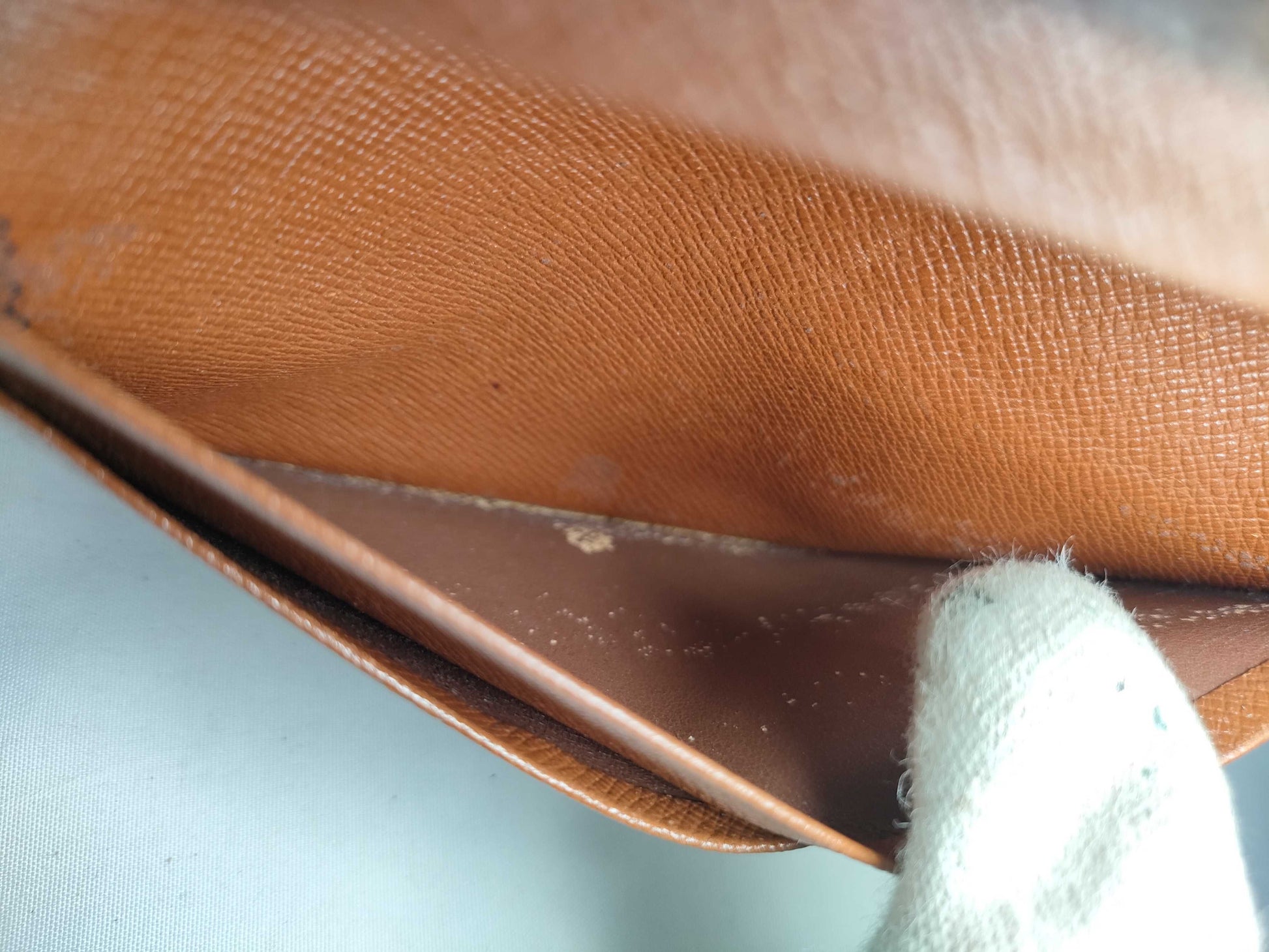 LOUIS VUITTON Monogram Bifold Wallet