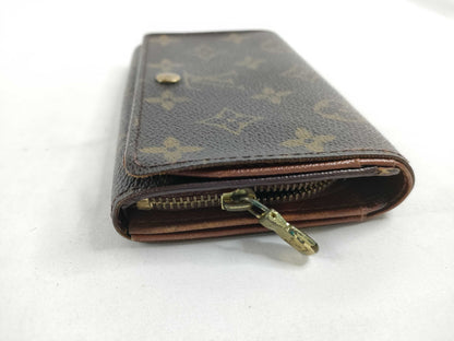 LOUIS VUITTON Monogram Bifold Wallet