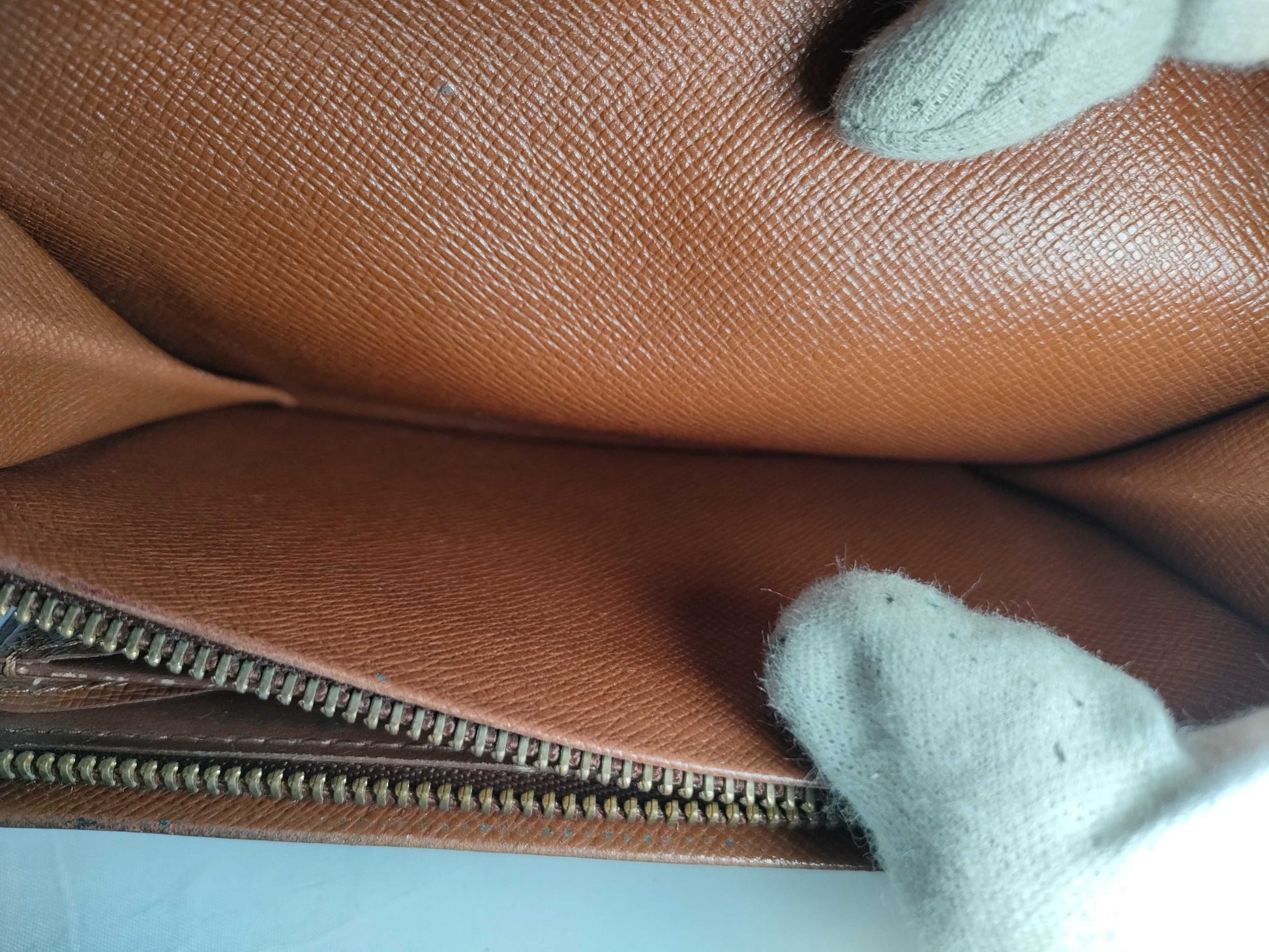 LOUIS VUITTON Monogram Bifold Wallet