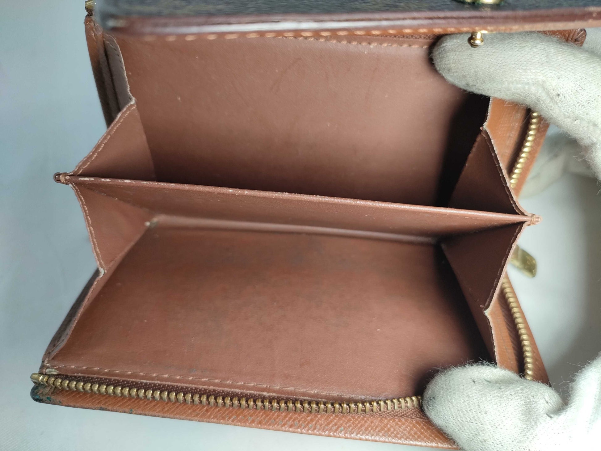 LOUIS VUITTON Monogram Bifold Wallet