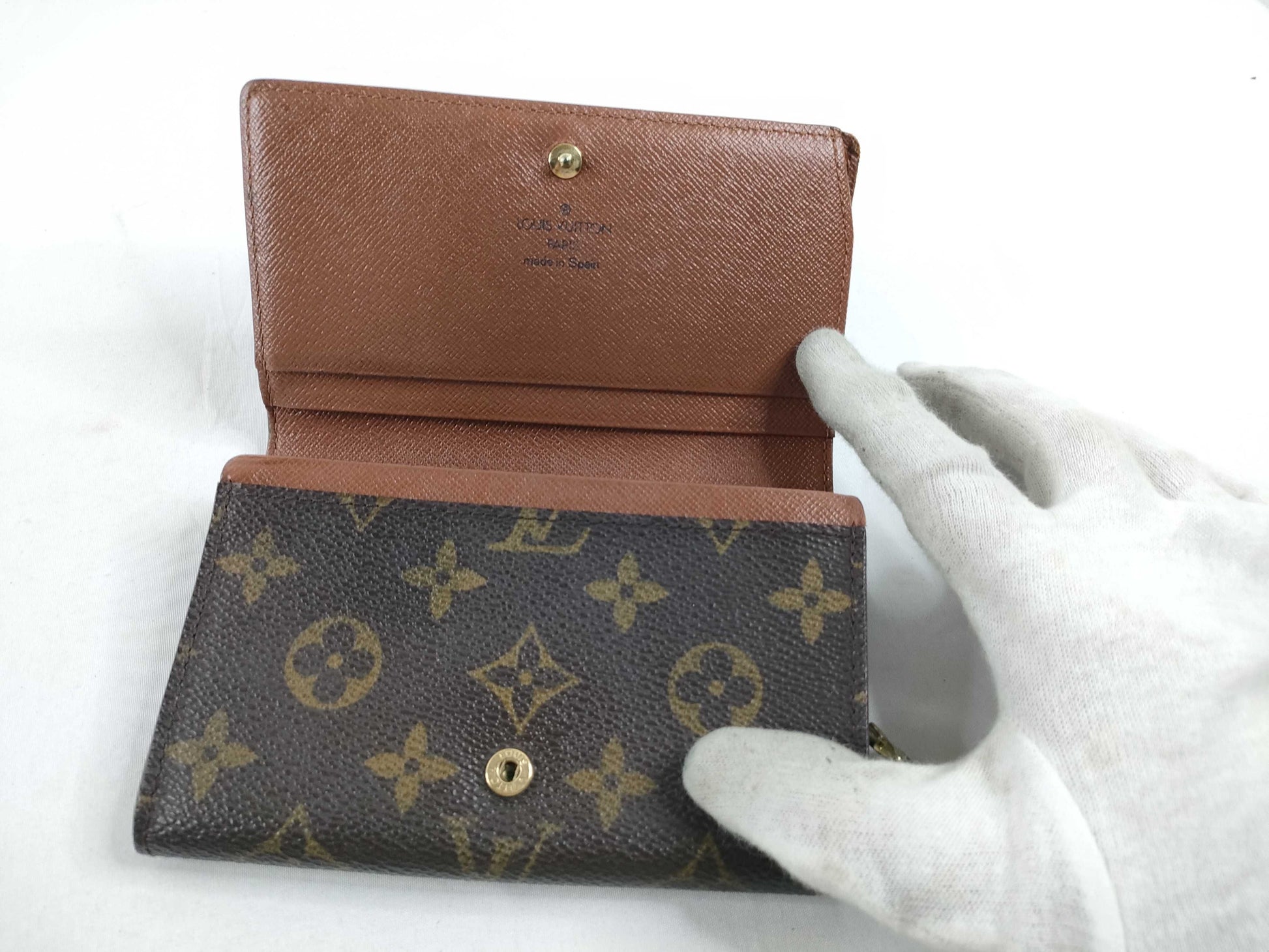 LOUIS VUITTON Monogram Bifold Wallet