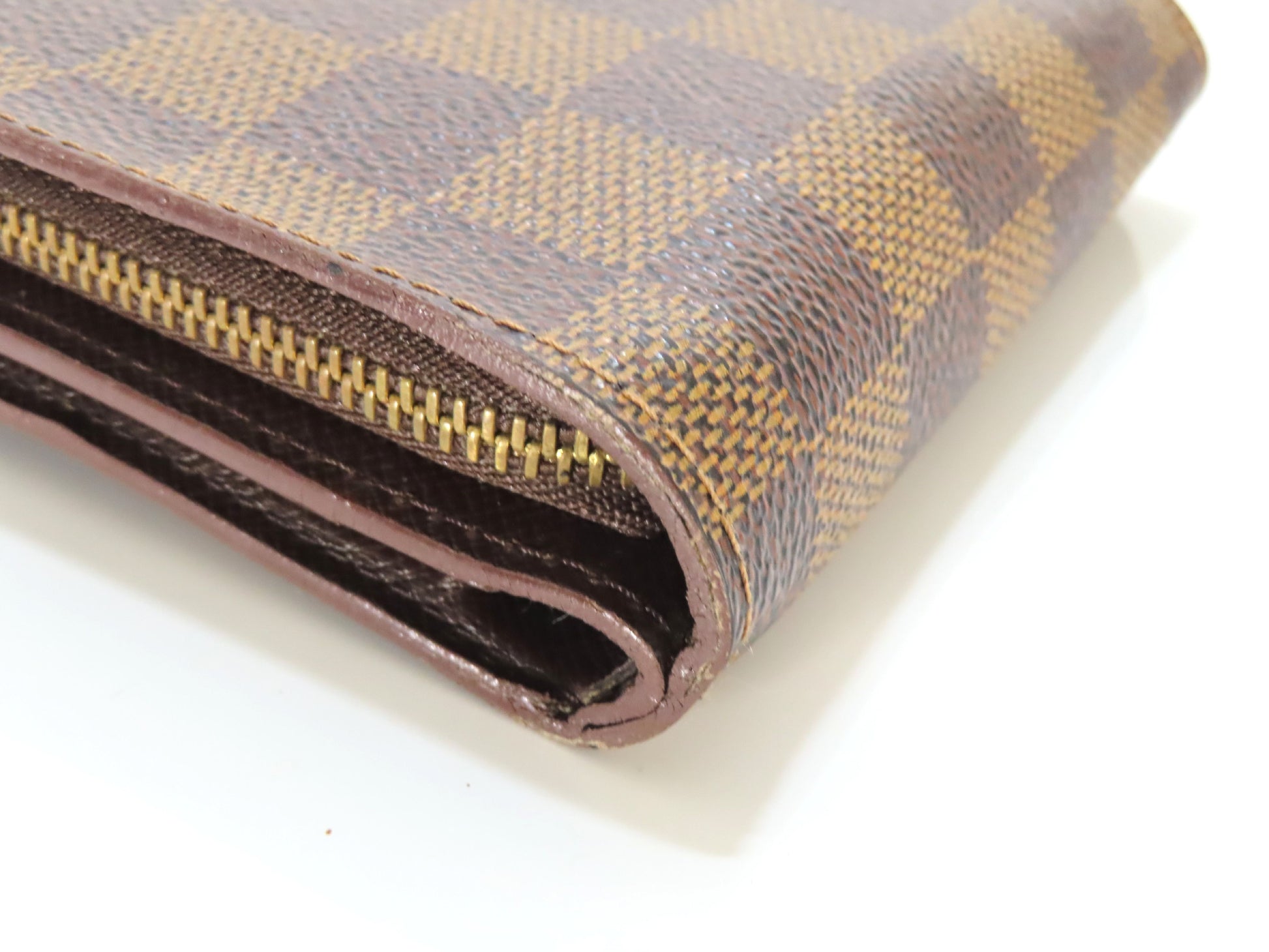 LOUIS VUITTON Damier Compact Zip Wallet