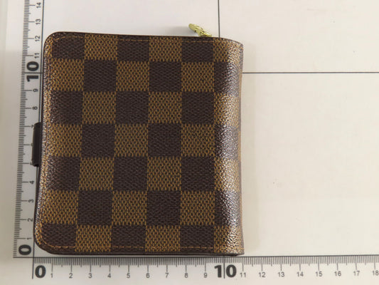 LOUIS VUITTON Damier Compact Zip Wallet