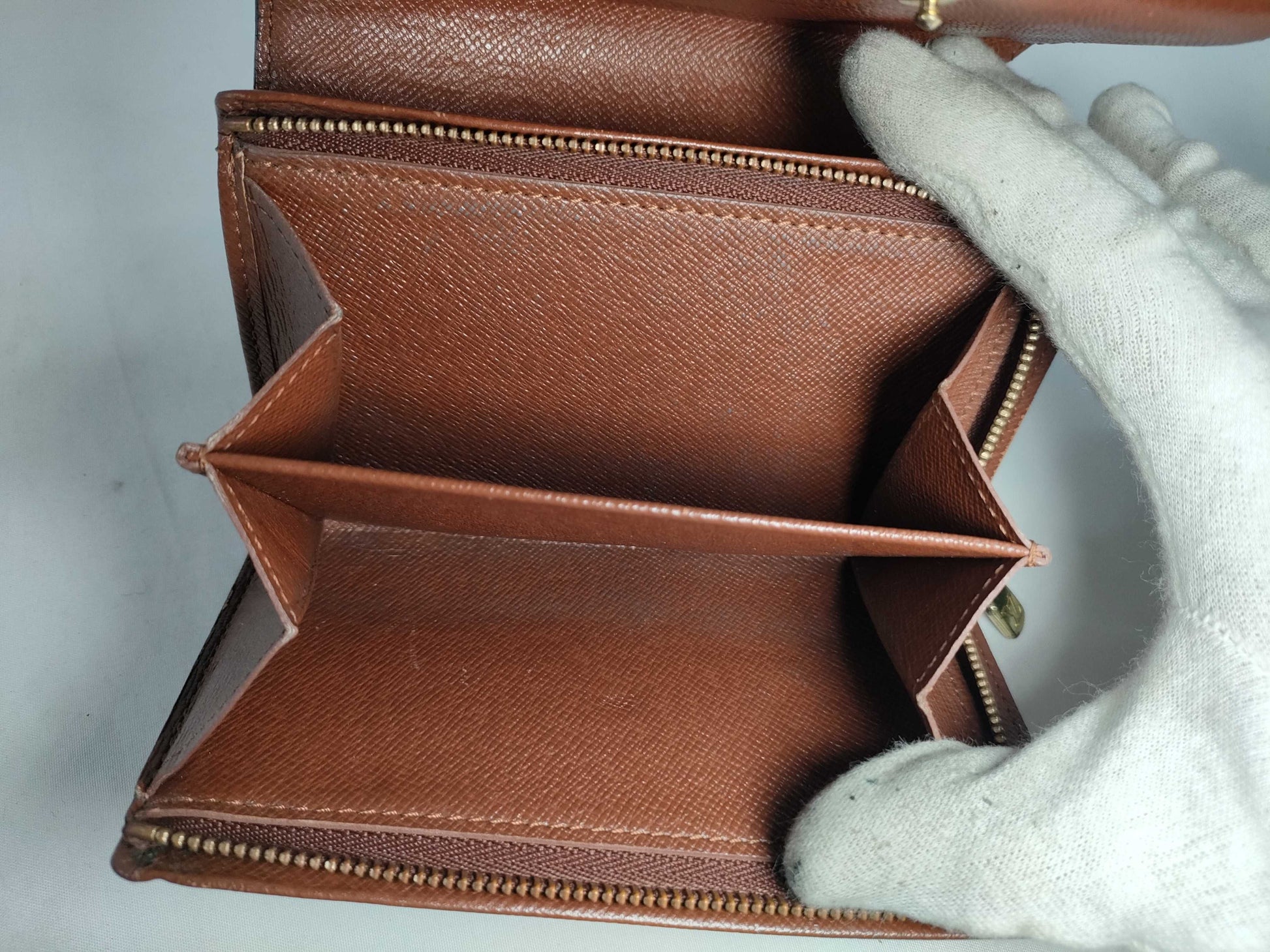 LOUIS VUITTON [Serial Number] CT0043 Monogram Louis Vuitton Wallet Monogram Bifold Wallet