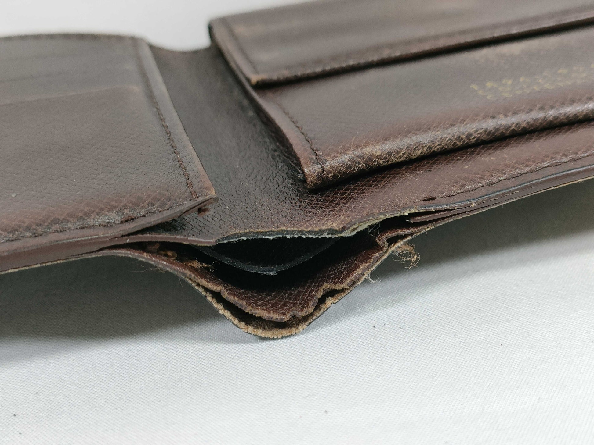 LOUIS VUITTON RFID Unverifiable CA0966 Damier Louis Vuitton Wallet Damier Bifold Wallet