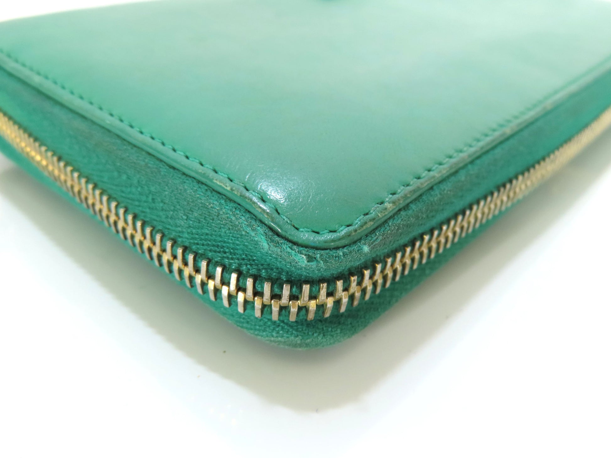 Yves Saint Laurent YSL Leather Zippy Wallet Green Wallet