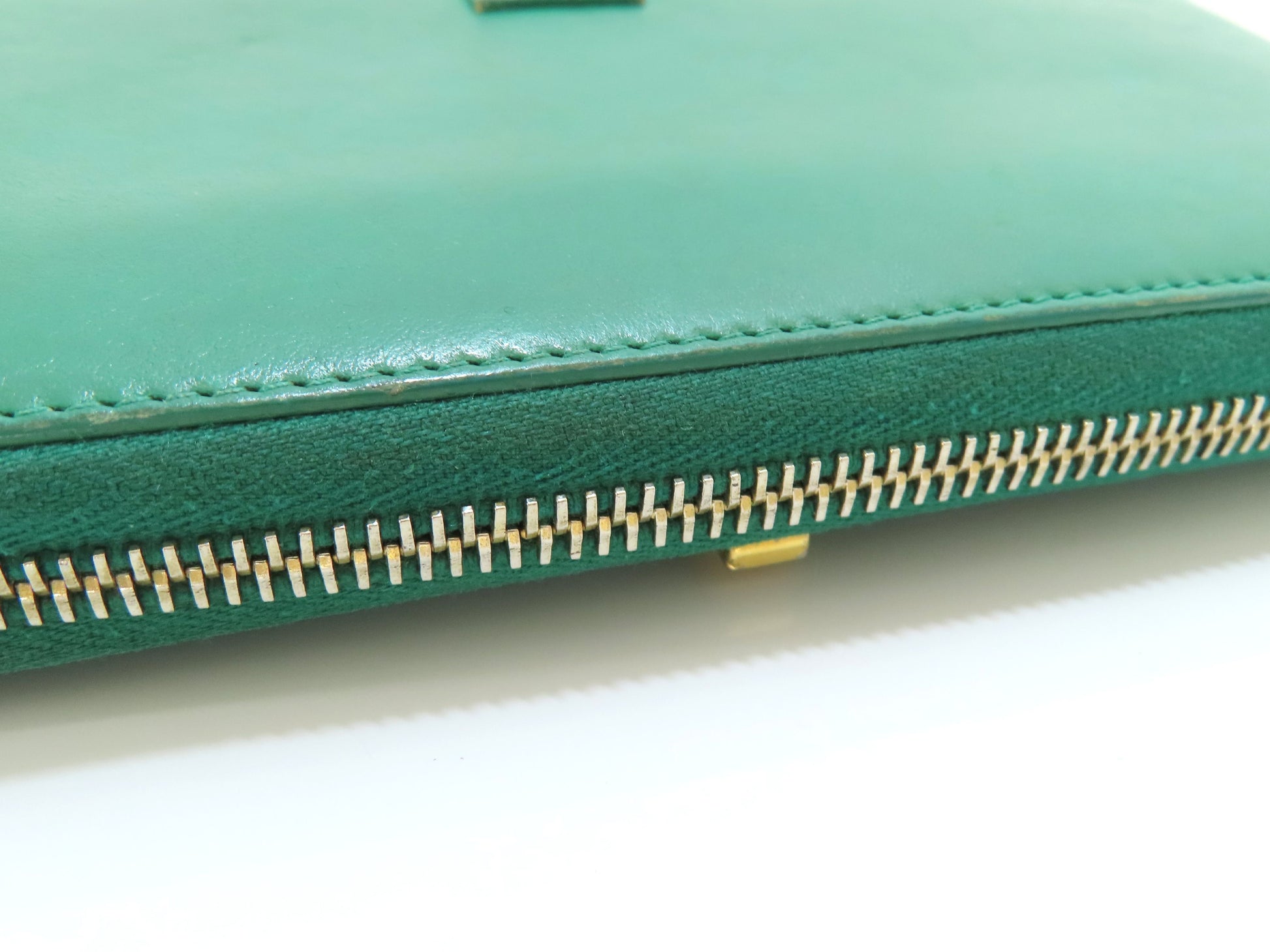 Yves Saint Laurent YSL Leather Zippy Wallet Green Wallet