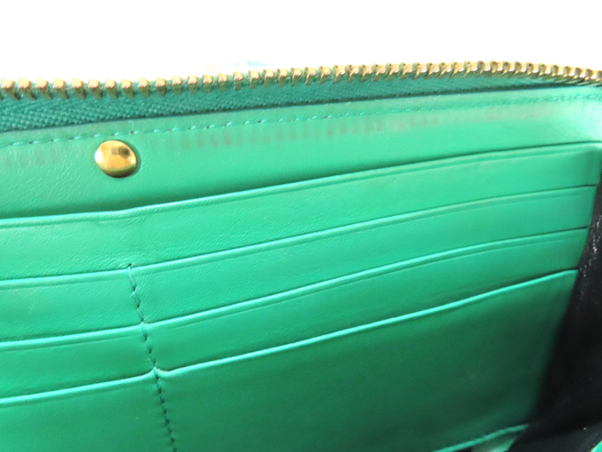 Yves Saint Laurent YSL Leather Zippy Wallet Green Wallet