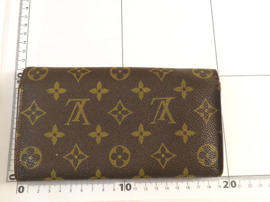 LOUIS VUITTON Monogram Louis Vuitton Monogram Wallet