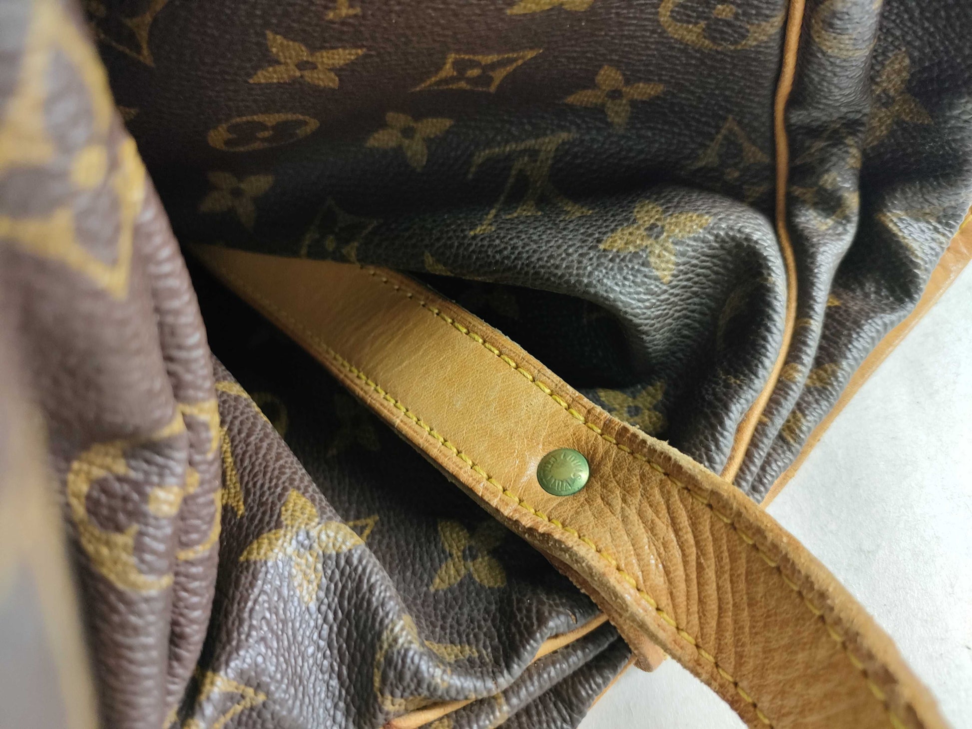 LOUIS VUITTON RFID Unverifiable 893FC Monogram Louis Vuitton Saumur 43 Monogram Shoulder Bag